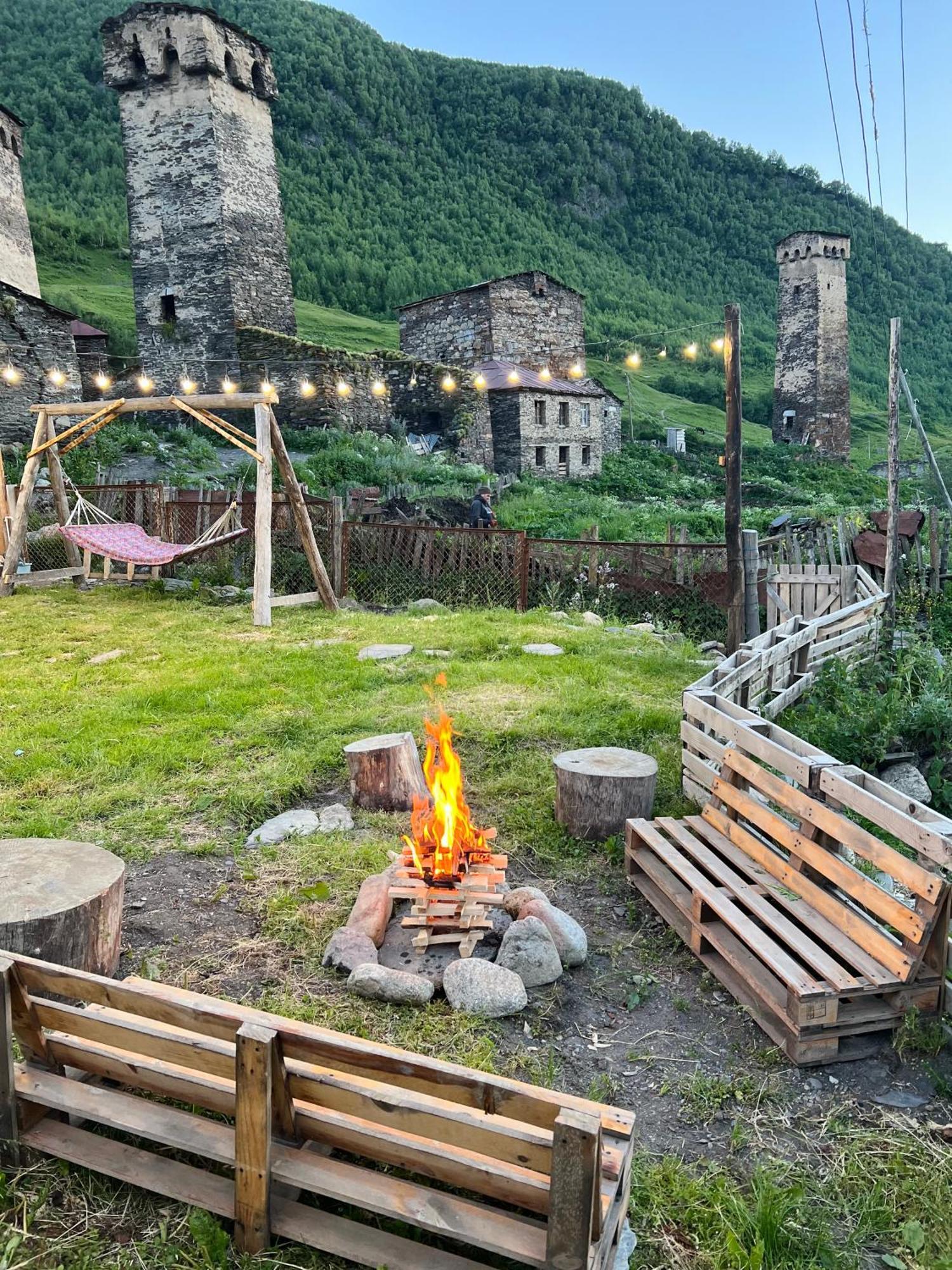 Hotel Nanila Ushguli Exterior foto